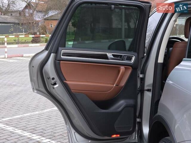 Серый Фольксваген Туарег, объемом двигателя 0 л и пробегом 265 тыс. км за 24900 $, фото 28 на Automoto.ua