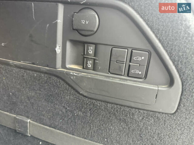 Сірий Фольксваген Туарег, об'ємом двигуна 2.97 л та пробігом 106 тис. км за 32800 $, фото 20 на Automoto.ua