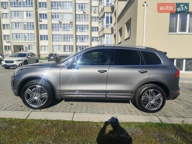 Фольксваген Туарег 2016 в Хмельницком на Automoto.ua Серый Фольксваген Туарег, объемом двигателя 2.97 л и пробегом 278 тыс. км за 30500 $, фото 23 на Automoto.ua