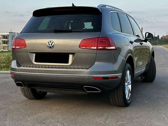 Серый Фольксваген Туарег, объемом двигателя 3 л и пробегом 139 тыс. км за 23200 $, фото 11 на Automoto.ua