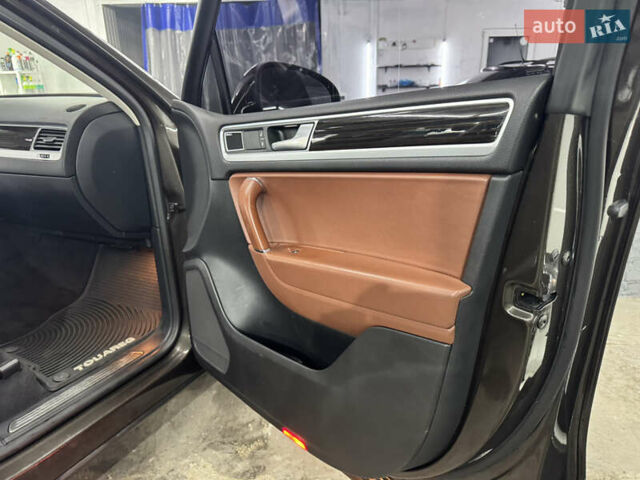 Сірий Фольксваген Туарег, об'ємом двигуна 3.6 л та пробігом 240 тис. км за 17800 $, фото 39 на Automoto.ua