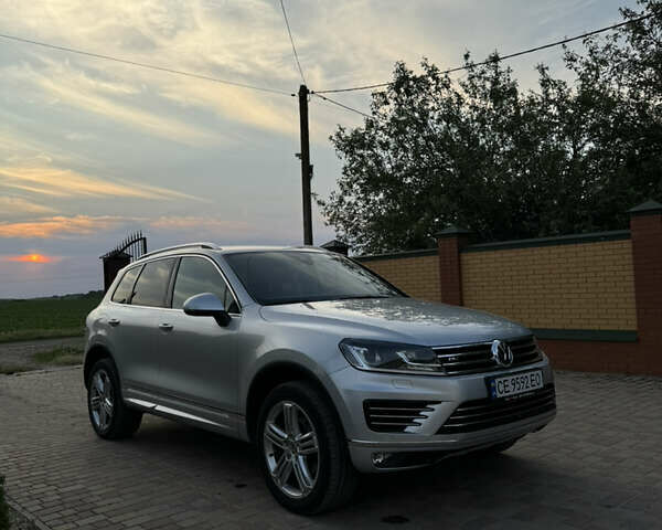 Серый Фольксваген Туарег, объемом двигателя 3 л и пробегом 149 тыс. км за 36000 $, фото 4 на Automoto.ua