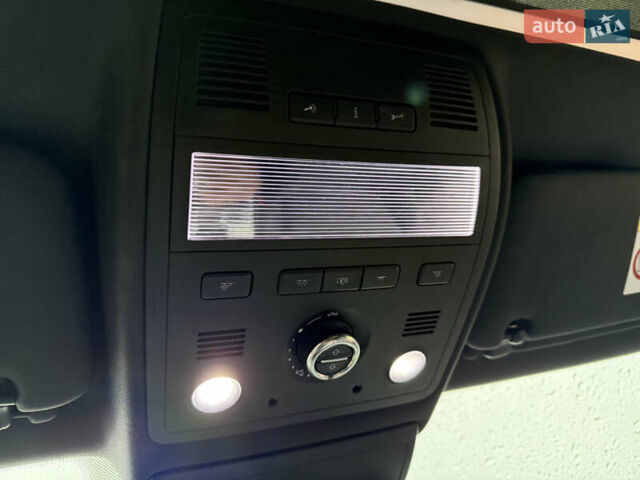 Серый Фольксваген Туарег, объемом двигателя 3 л и пробегом 267 тыс. км за 35000 $, фото 39 на Automoto.ua