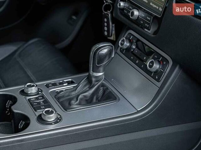 Фольксваген Туарег 2016 в Луцке на Automoto.ua Серый Фольксваген Туарег, объемом двигателя 2.97 л и пробегом 181 тыс. км за 35000 $, фото 32 на Automoto.ua