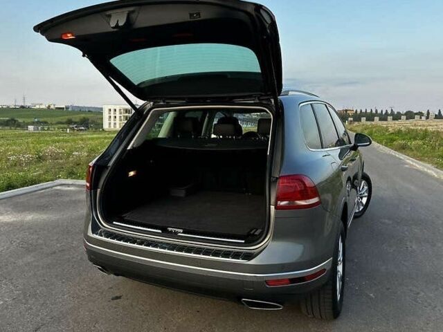 Серый Фольксваген Туарег, объемом двигателя 3 л и пробегом 139 тыс. км за 23200 $, фото 19 на Automoto.ua