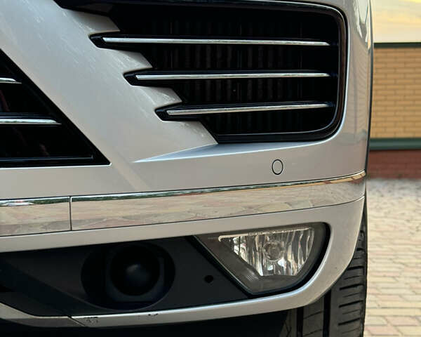 Серый Фольксваген Туарег, объемом двигателя 3 л и пробегом 149 тыс. км за 36000 $, фото 15 на Automoto.ua