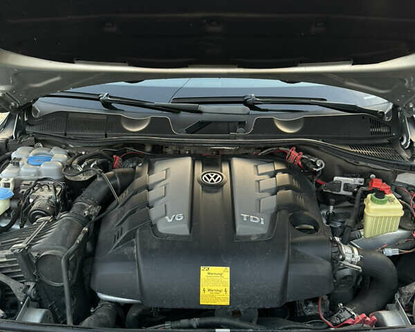 Серый Фольксваген Туарег, объемом двигателя 3 л и пробегом 149 тыс. км за 36000 $, фото 20 на Automoto.ua