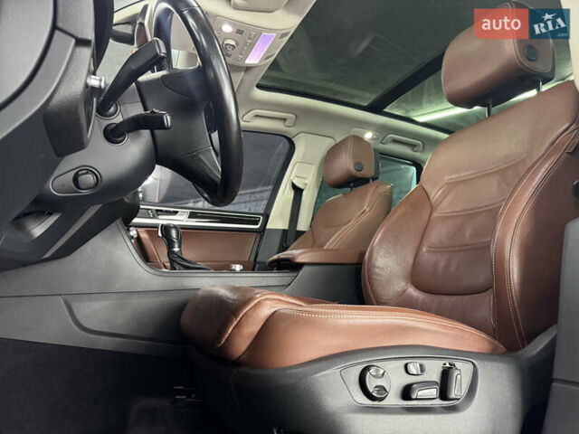 Сірий Фольксваген Туарег, об'ємом двигуна 3.6 л та пробігом 240 тис. км за 17800 $, фото 34 на Automoto.ua