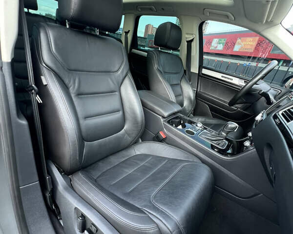 Фольксваген Туарег 2016 в Киеве на Automoto.ua Серый Фольксваген Туарег, объемом двигателя 3 л и пробегом 196 тыс. км за 21900 $, фото 15 на Automoto.ua