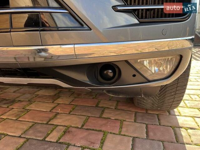 Серый Фольксваген Туарег, объемом двигателя 2.97 л и пробегом 191 тыс. км за 33999 $, фото 38 на Automoto.ua