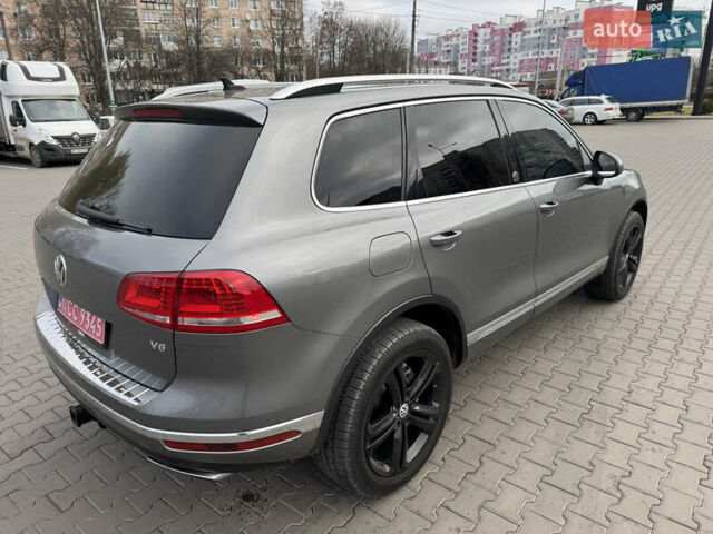 Серый Фольксваген Туарег, объемом двигателя 3.6 л и пробегом 240 тыс. км за 17700 $, фото 12 на Automoto.ua