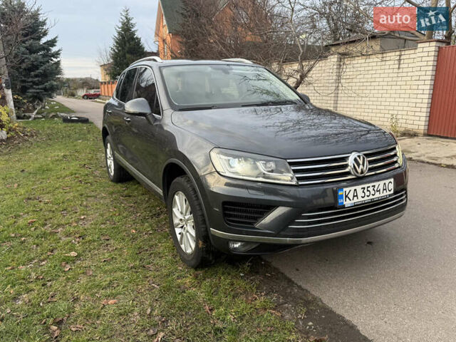 Сірий Фольксваген Туарег, об'ємом двигуна 2.97 л та пробігом 106 тис. км за 32800 $, фото 4 на Automoto.ua