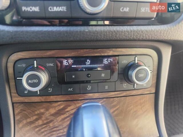 Фольксваген Туарег 2016 в Хмельницком на Automoto.ua Серый Фольксваген Туарег, объемом двигателя 2.97 л и пробегом 278 тыс. км за 30500 $, фото 71 на Automoto.ua