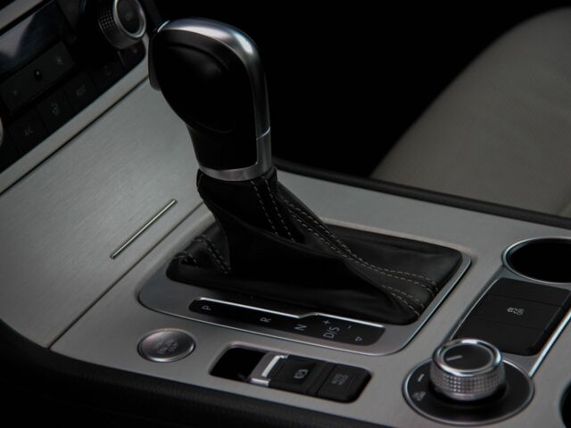 Сірий Фольксваген Туарег, об'ємом двигуна 3.6 л та пробігом 118 тис. км за 18500 $, фото 18 на Automoto.ua