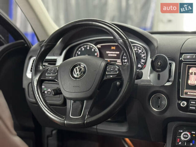 Сірий Фольксваген Туарег, об'ємом двигуна 3.6 л та пробігом 240 тис. км за 17800 $, фото 18 на Automoto.ua