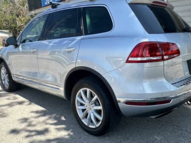 Серый Фольксваген Туарег, объемом двигателя 3.6 л и пробегом 79 тыс. км за 7700 $, фото 4 на Automoto.ua