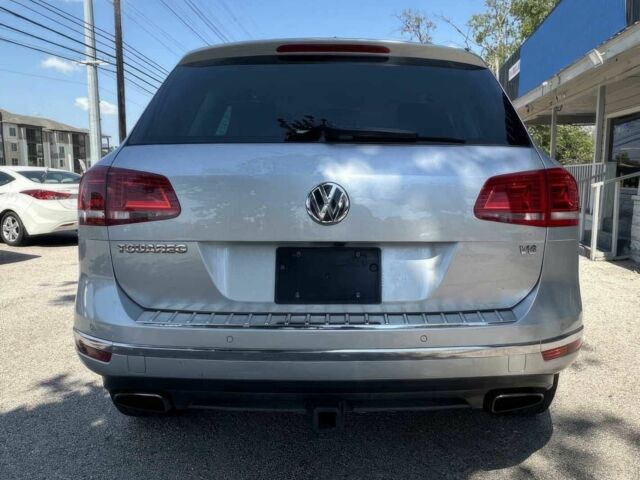 Серый Фольксваген Туарег, объемом двигателя 3.6 л и пробегом 79 тыс. км за 7700 $, фото 5 на Automoto.ua