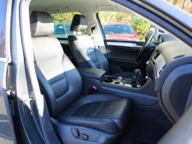 Сірий Фольксваген Туарег, об'ємом двигуна 3.6 л та пробігом 79 тис. км за 3600 $, фото 9 на Automoto.ua