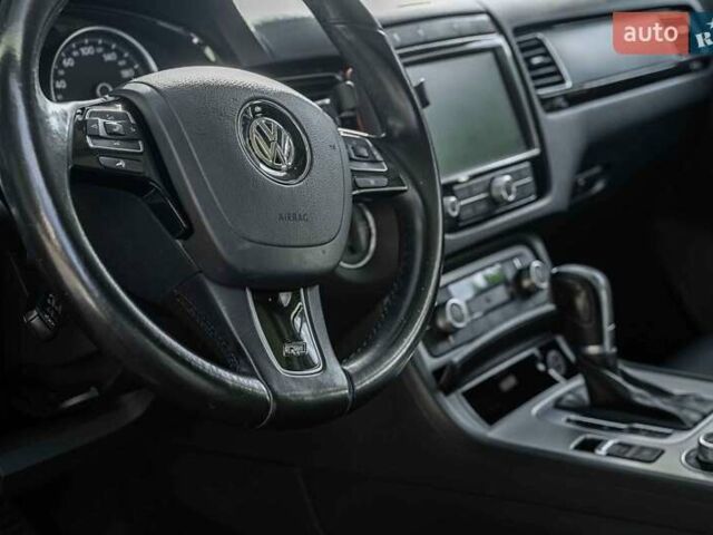 Фольксваген Туарег 2016 в Луцке на Automoto.ua Серый Фольксваген Туарег, объемом двигателя 2.97 л и пробегом 181 тыс. км за 35000 $, фото 20 на Automoto.ua