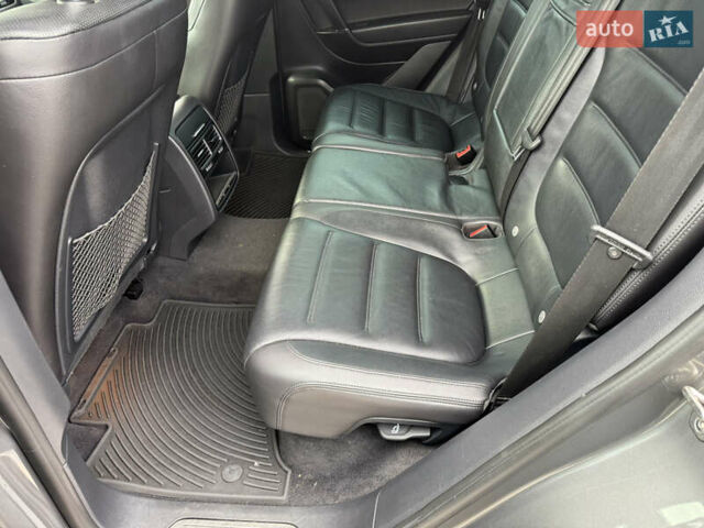 Серый Фольксваген Туарег, объемом двигателя 3.6 л и пробегом 240 тыс. км за 17700 $, фото 23 на Automoto.ua