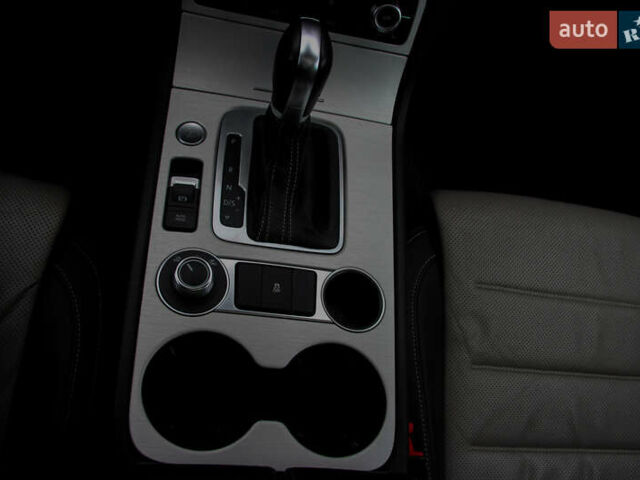 Серый Фольксваген Туарег, объемом двигателя 3.6 л и пробегом 118 тыс. км за 18500 $, фото 31 на Automoto.ua