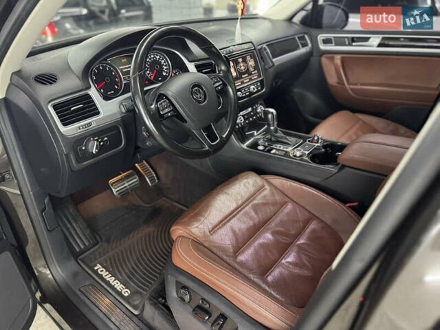 Сірий Фольксваген Туарег, об'ємом двигуна 3.6 л та пробігом 240 тис. км за 17800 $, фото 20 на Automoto.ua