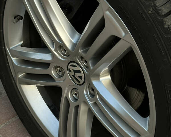 Серый Фольксваген Туарег, объемом двигателя 3 л и пробегом 149 тыс. км за 36000 $, фото 13 на Automoto.ua