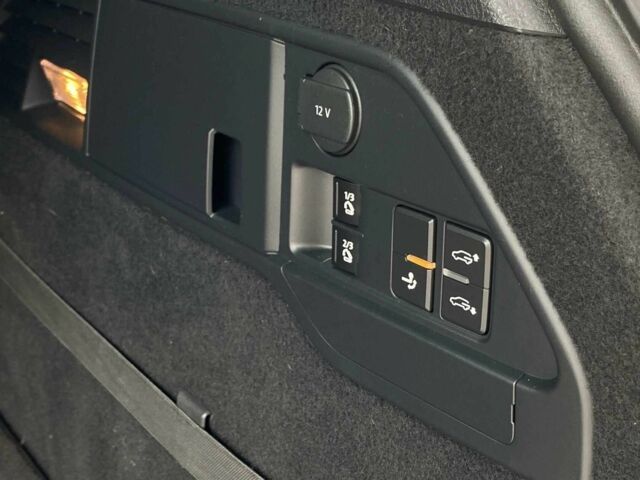 Серый Фольксваген Туарег, объемом двигателя 0 л и пробегом 155 тыс. км за 31000 $, фото 15 на Automoto.ua