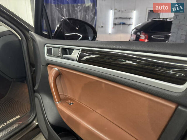 Сірий Фольксваген Туарег, об'ємом двигуна 3.6 л та пробігом 240 тис. км за 17800 $, фото 40 на Automoto.ua