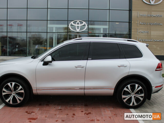 Сірий Фольксваген Туарег, об'ємом двигуна 3 л та пробігом 171 тис. км за 28900 $, фото 3 на Automoto.ua