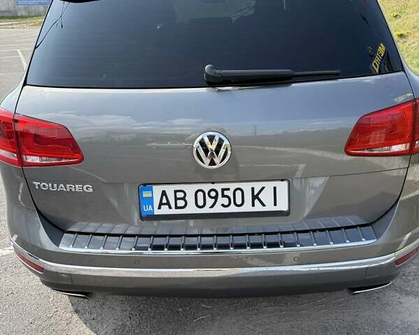 Серый Фольксваген Туарег, объемом двигателя 3 л и пробегом 242 тыс. км за 33000 $, фото 16 на Automoto.ua