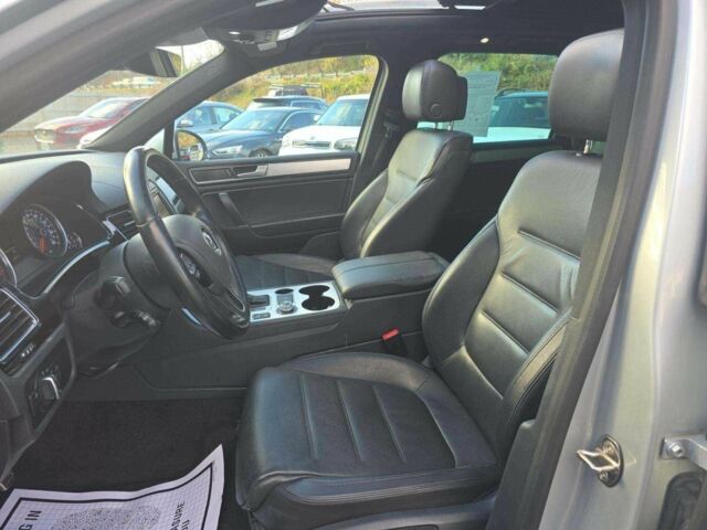 Сірий Фольксваген Туарег, об'ємом двигуна 0 л та пробігом 82 тис. км за 14000 $, фото 7 на Automoto.ua