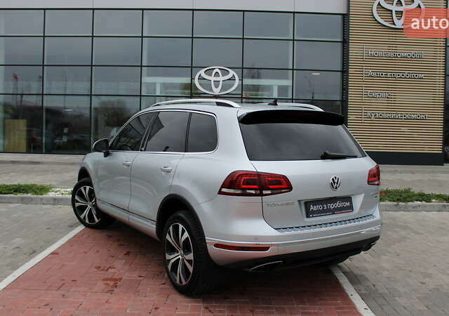 Серый Фольксваген Туарег, объемом двигателя 2.97 л и пробегом 171 тыс. км за 28900 $, фото 7 на Automoto.ua