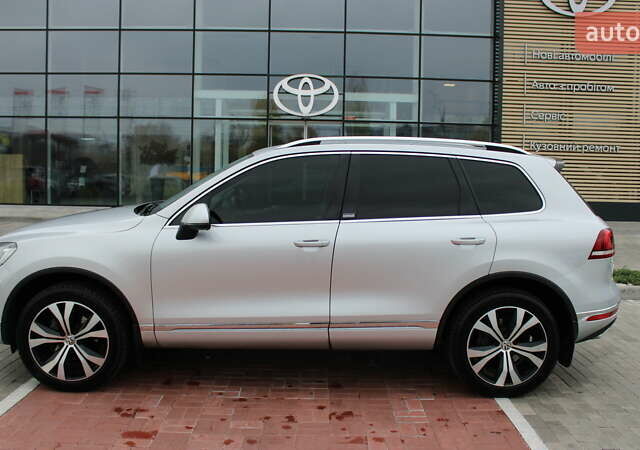 Серый Фольксваген Туарег, объемом двигателя 2.97 л и пробегом 171 тыс. км за 28900 $, фото 3 на Automoto.ua