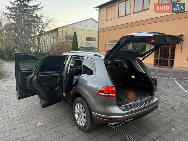 Серый Фольксваген Туарег, объемом двигателя 2.97 л и пробегом 139 тыс. км за 33900 $, фото 45 на Automoto.ua