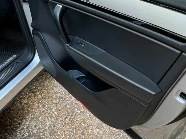 Серый Фольксваген Туарег, объемом двигателя 3.6 л и пробегом 76 тыс. км за 4900 $, фото 19 на Automoto.ua