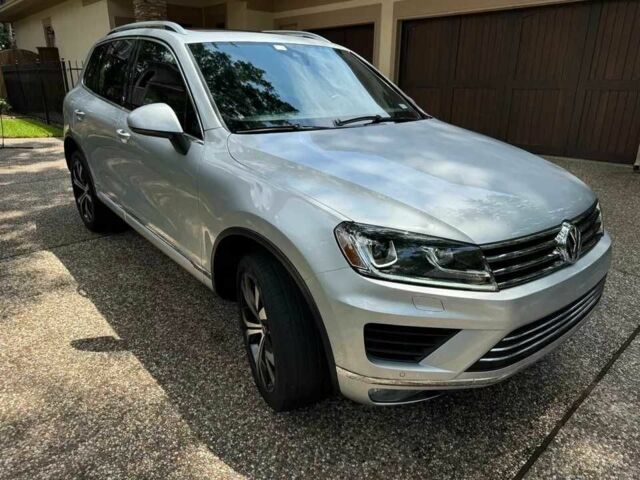 Серый Фольксваген Туарег, объемом двигателя 3.6 л и пробегом 76 тыс. км за 4900 $, фото 4 на Automoto.ua