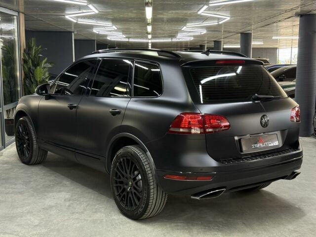 Серый Фольксваген Туарег, объемом двигателя 3 л и пробегом 162 тыс. км за 760 $, фото 12 на Automoto.ua