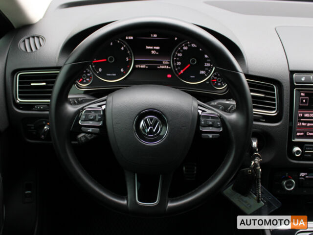 Сірий Фольксваген Туарег, об'ємом двигуна 3 л та пробігом 171 тис. км за 28900 $, фото 15 на Automoto.ua