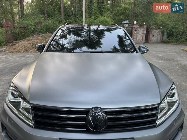 Серый Фольксваген Туарег, объемом двигателя 3 л и пробегом 123 тыс. км за 33333 $, фото 12 на Automoto.ua