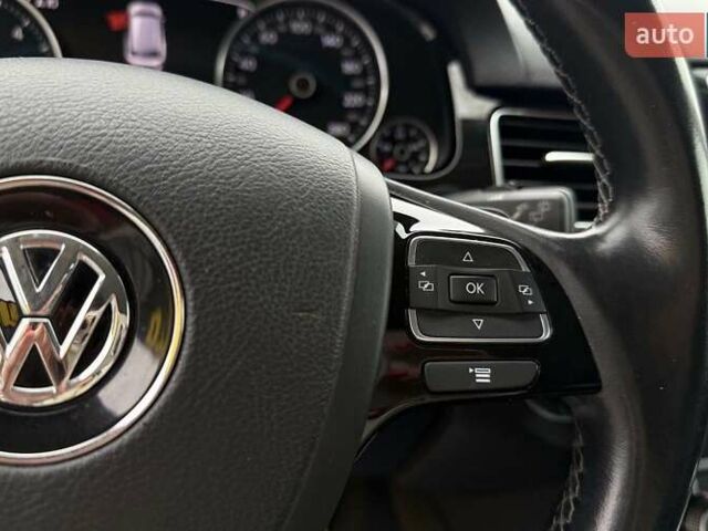 Сірий Фольксваген Туарег, об'ємом двигуна 2.97 л та пробігом 202 тис. км за 25800 $, фото 17 на Automoto.ua