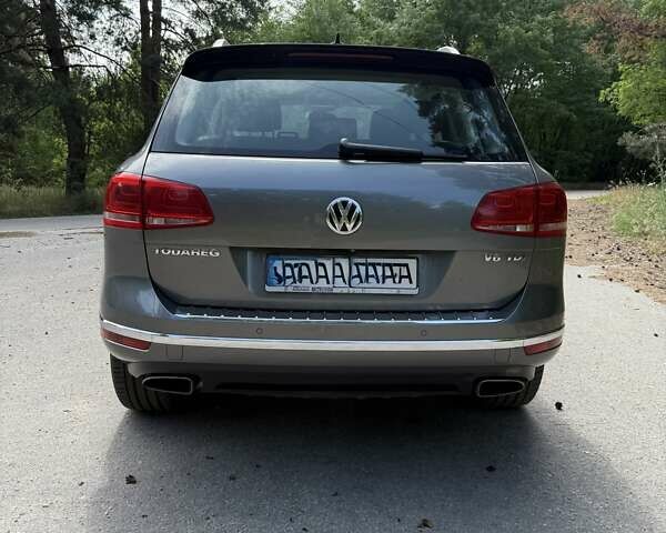 Серый Фольксваген Туарег, объемом двигателя 3 л и пробегом 223 тыс. км за 30000 $, фото 9 на Automoto.ua