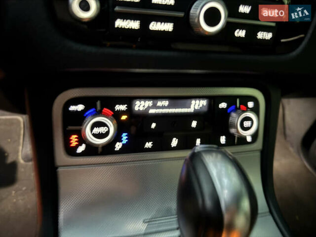 Серый Фольксваген Туарег, объемом двигателя 3 л и пробегом 123 тыс. км за 33333 $, фото 17 на Automoto.ua