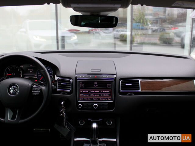 Сірий Фольксваген Туарег, об'ємом двигуна 3 л та пробігом 171 тис. км за 28900 $, фото 13 на Automoto.ua