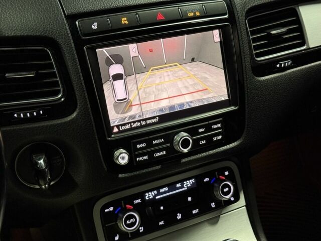 Серый Фольксваген Туарег, объемом двигателя 3.6 л и пробегом 240 тыс. км за 18999 $, фото 18 на Automoto.ua