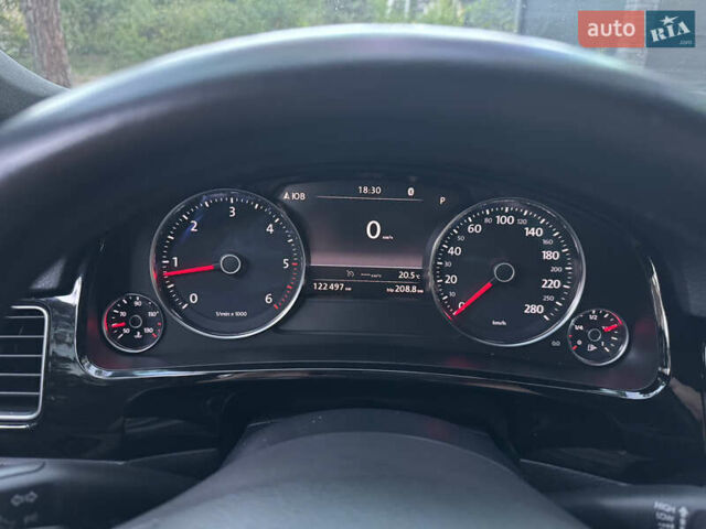 Серый Фольксваген Туарег, объемом двигателя 3 л и пробегом 123 тыс. км за 33333 $, фото 56 на Automoto.ua