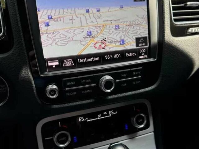 Серый Фольксваген Туарег, объемом двигателя 3.6 л и пробегом 76 тыс. км за 4900 $, фото 13 на Automoto.ua