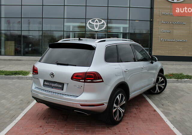 Серый Фольксваген Туарег, объемом двигателя 2.97 л и пробегом 171 тыс. км за 28900 $, фото 5 на Automoto.ua