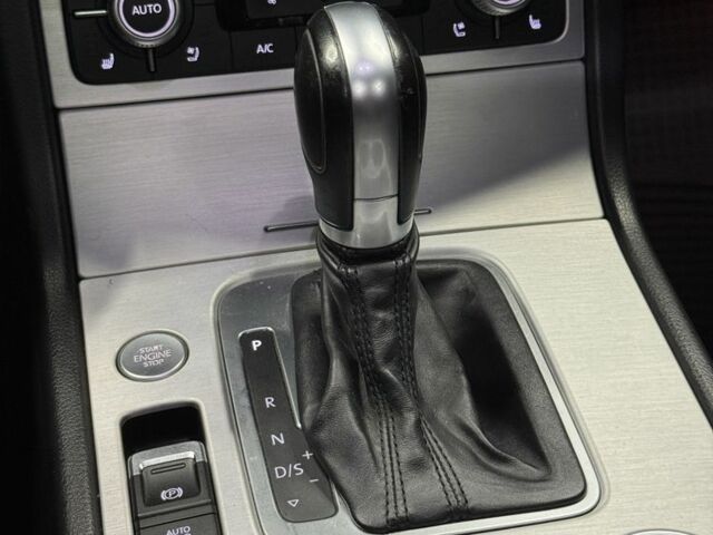 Серый Фольксваген Туарег, объемом двигателя 3.6 л и пробегом 240 тыс. км за 18999 $, фото 16 на Automoto.ua