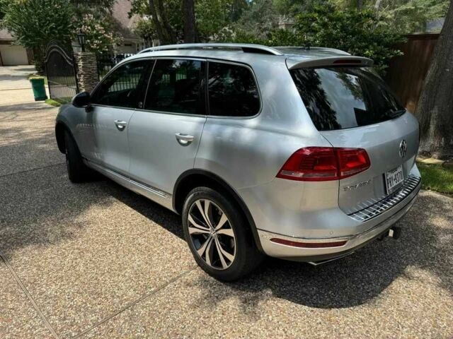 Серый Фольксваген Туарег, объемом двигателя 3.6 л и пробегом 76 тыс. км за 4900 $, фото 1 на Automoto.ua